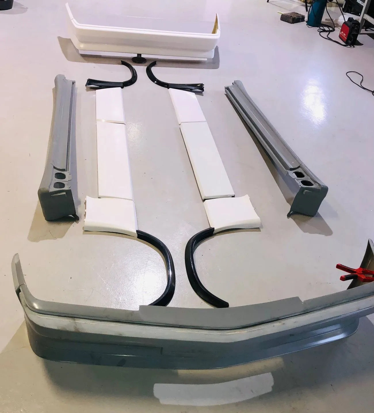 190e Cosworth Fibreglass Body Kit-Complete